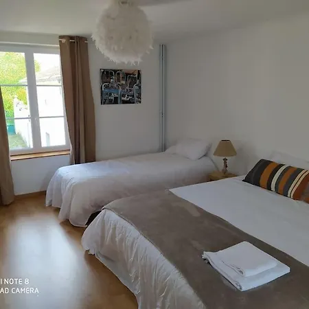 Maison De La Vaux Nyaraló *